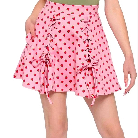 Hot Topic Dresses & Skirts - Hot Topic Pink Strawberry Print Lace Mini Skirt Size Large Pull On Stretch
